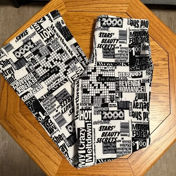*URBAN OUTFITTERS* Black x White Pattern Pants Size Small - Picture 1 of 7